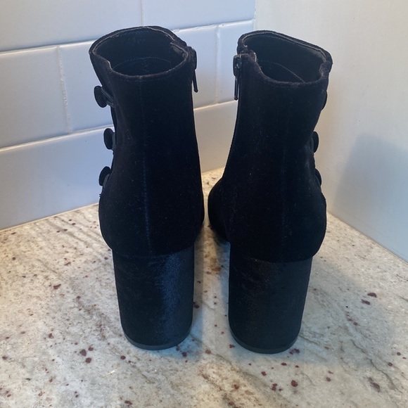 Nine West black velvet booties with side zip and 3 button accent. Size 7 - Picture 4 of 8